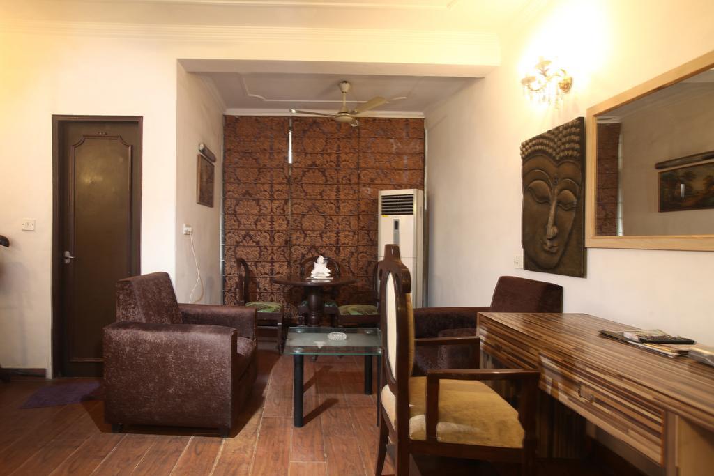 Oyo 358 Sarojini Nagar Hotell New Delhi Exteriör bild
