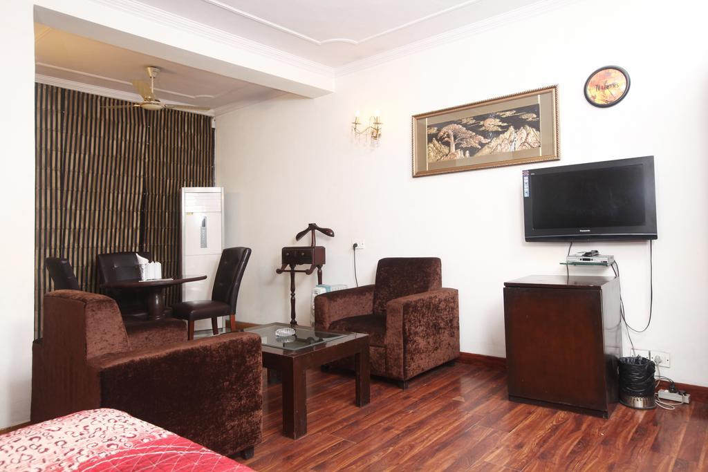 Oyo 358 Sarojini Nagar Hotell New Delhi Rum bild