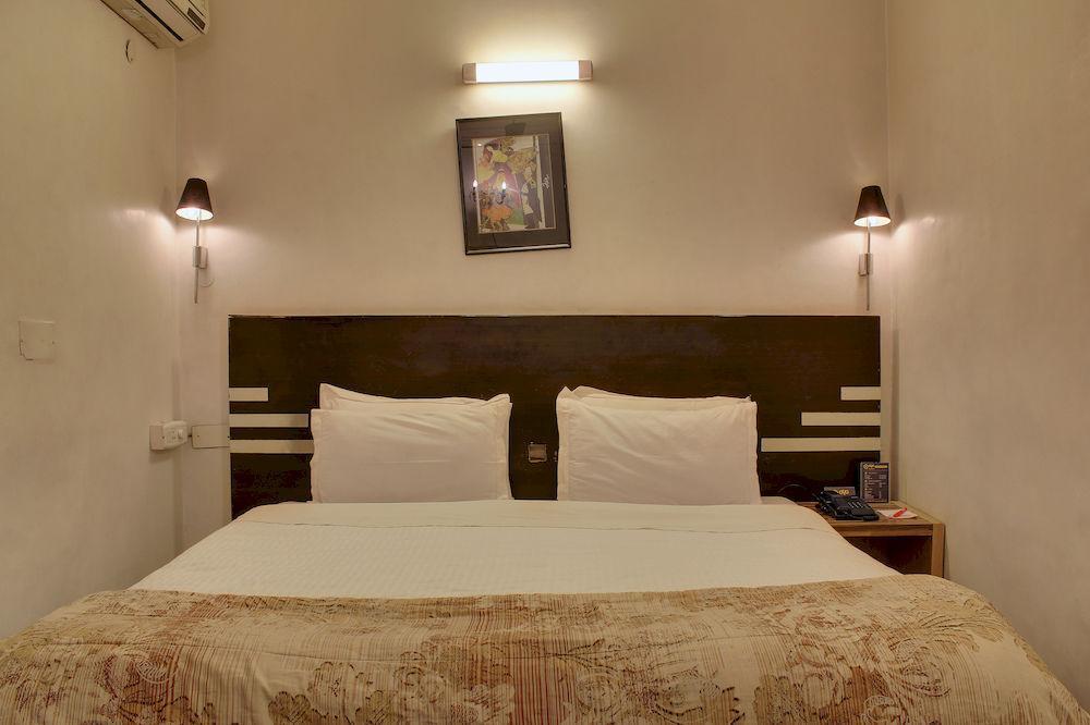 Oyo 358 Sarojini Nagar Hotell New Delhi Exteriör bild