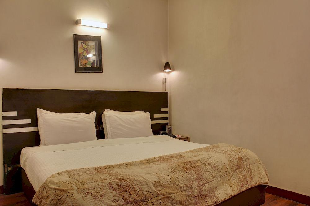 Oyo 358 Sarojini Nagar Hotell New Delhi Exteriör bild