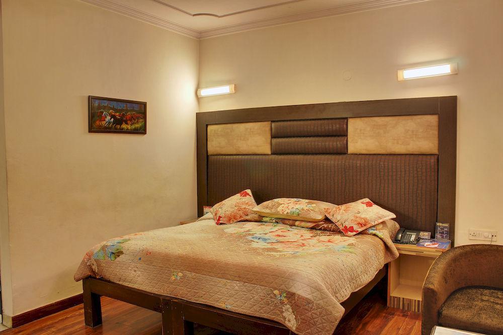 Oyo 358 Sarojini Nagar Hotell New Delhi Exteriör bild